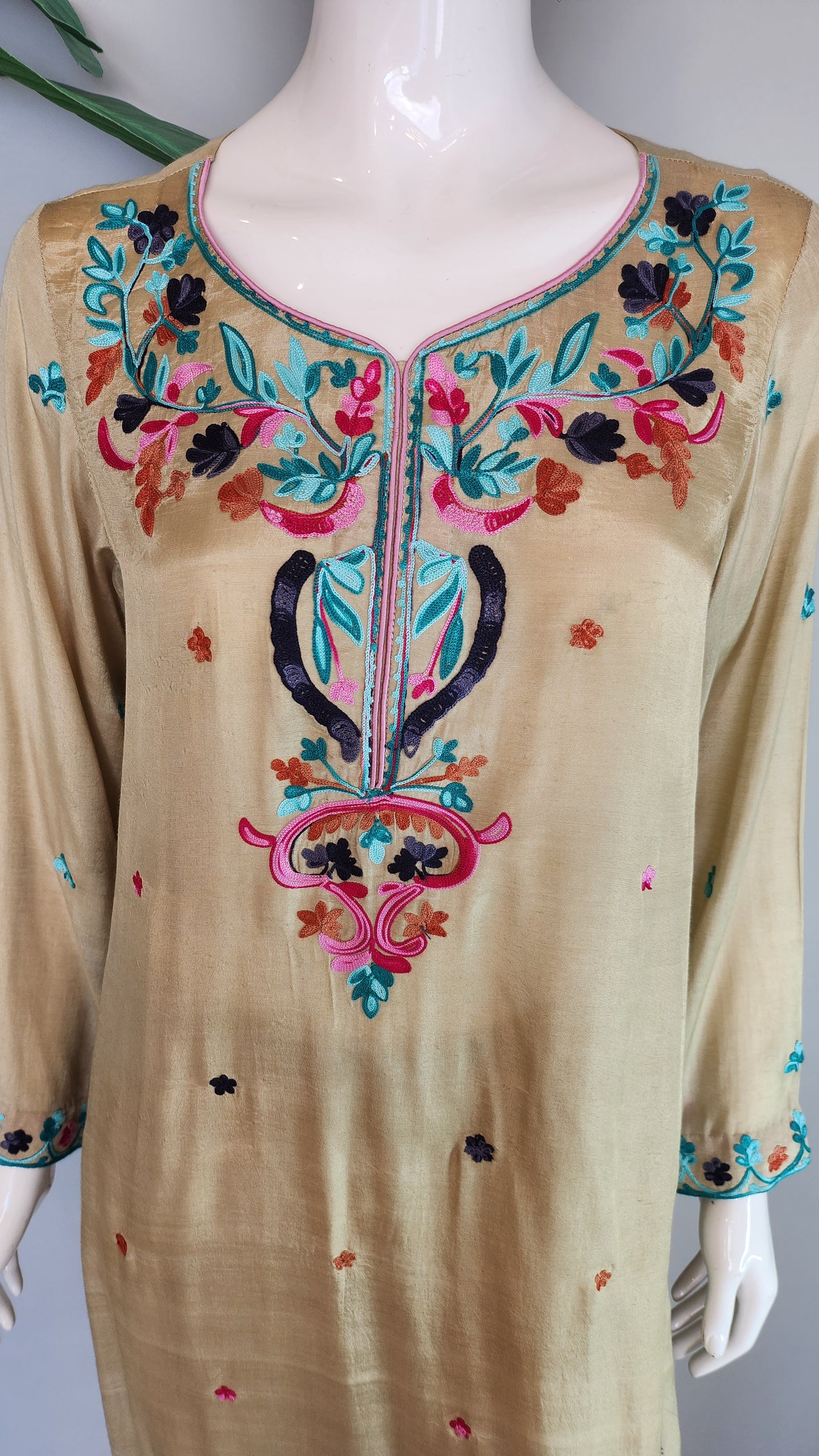 HOUSE OF REINA - Olive with Embroidered work