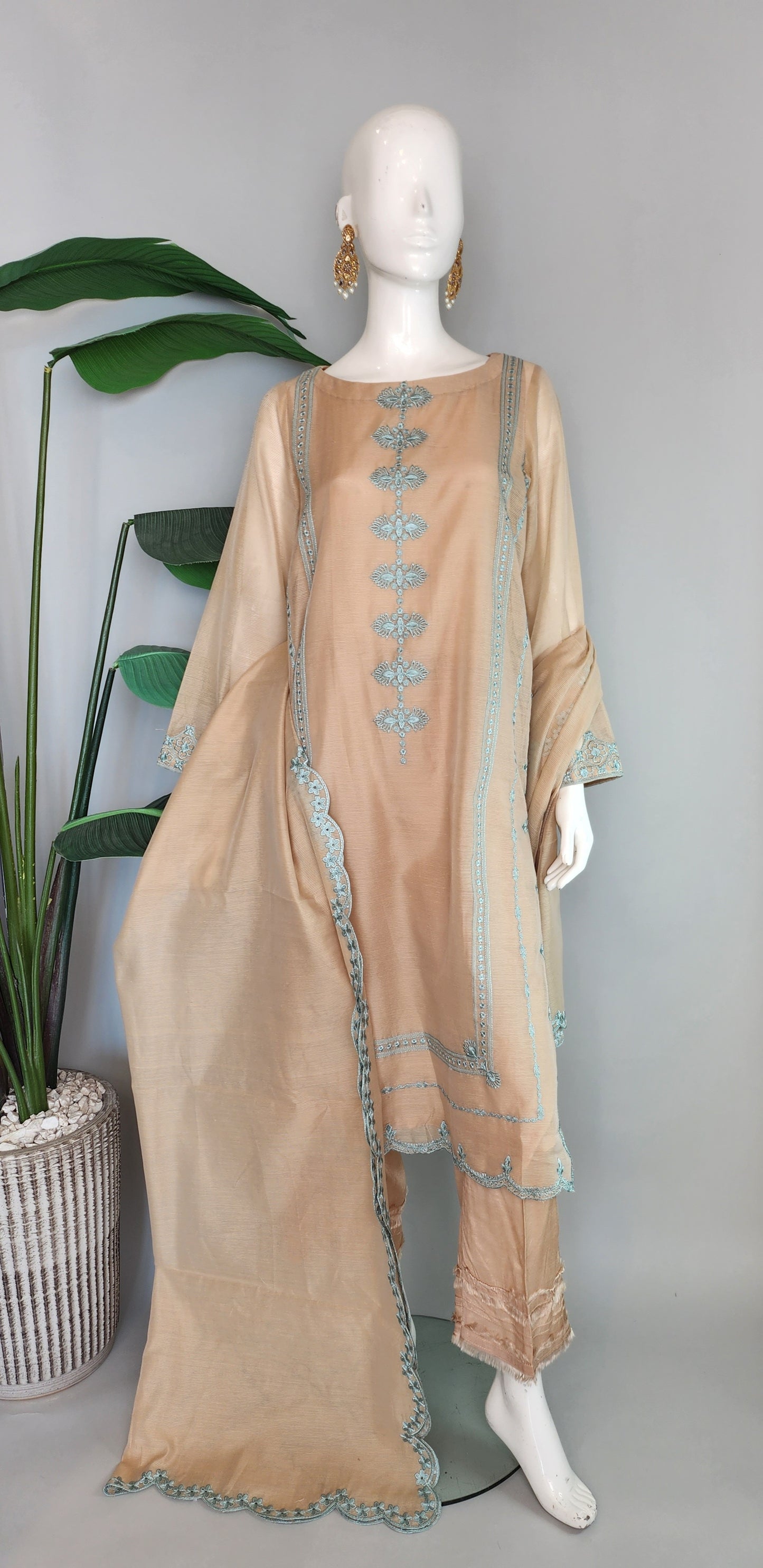 MARIA RAO - Beige Suit