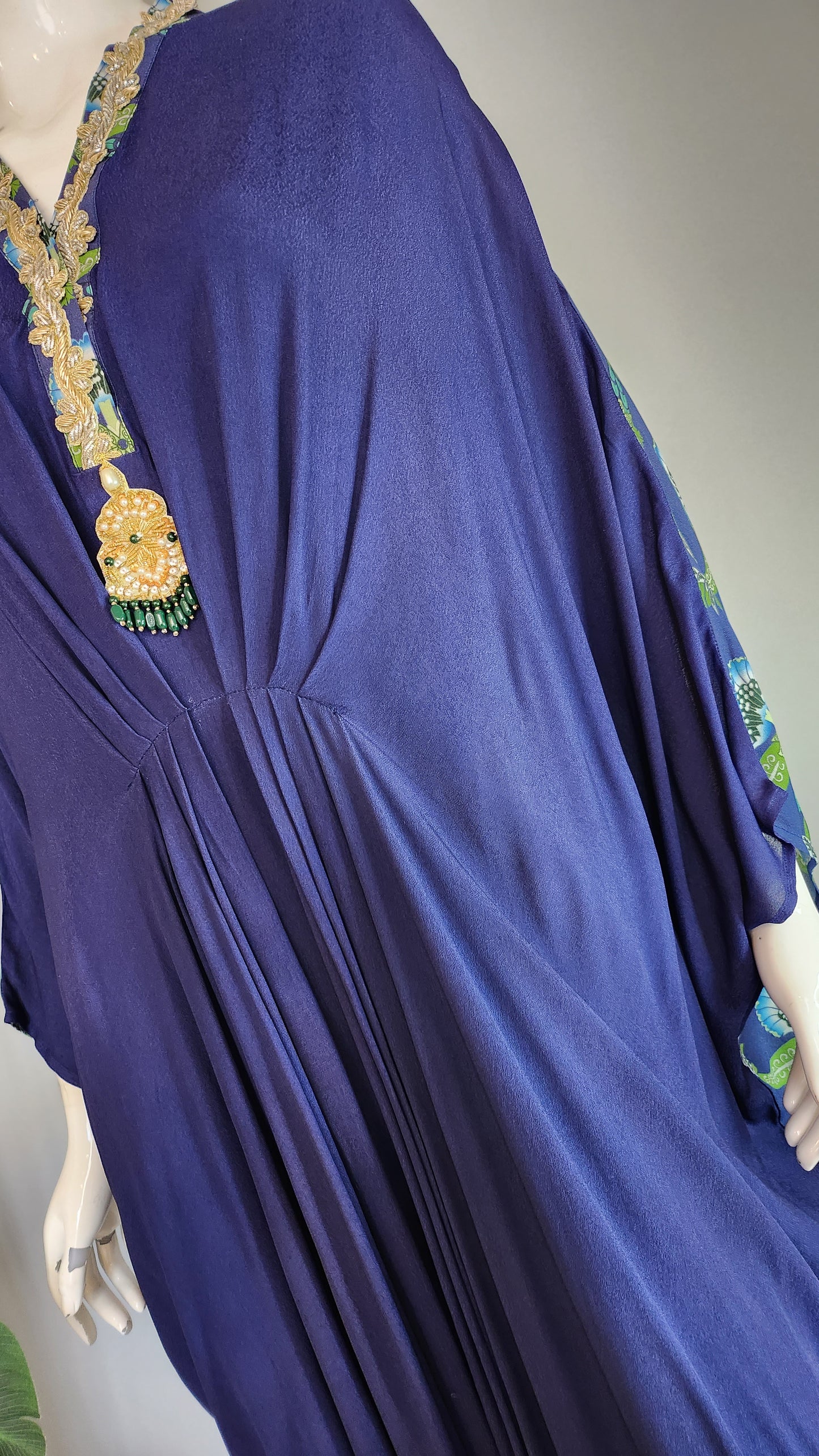 ANAM AHKLAQ - Peacock Kaftan