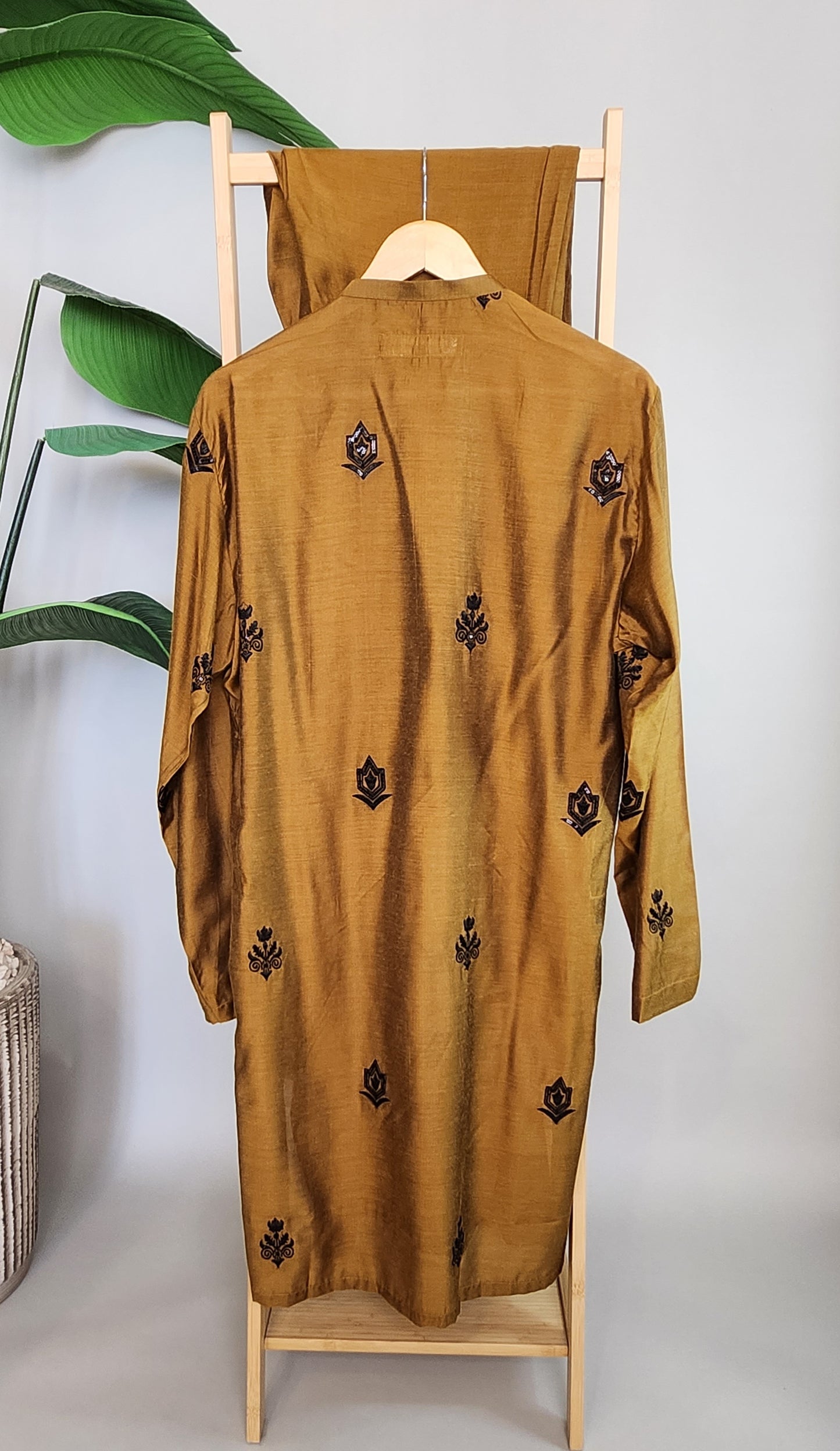 KUNZUL CHANNAR  MENSWEAR - Mustard Front Panel
