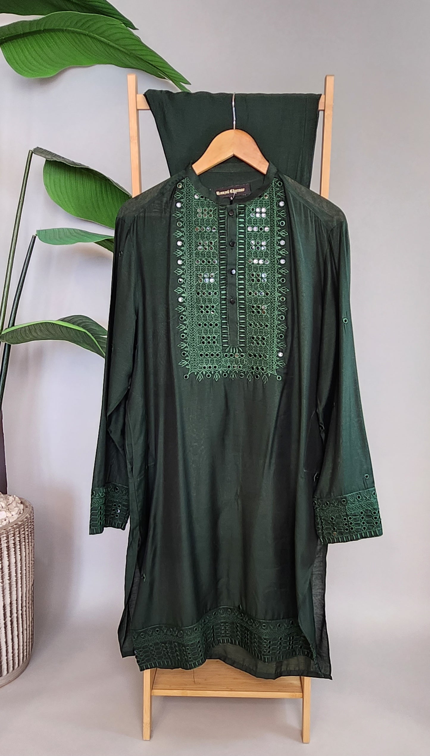 KUNZUL CHANNAR & MENSWEAR - Green Front Panel