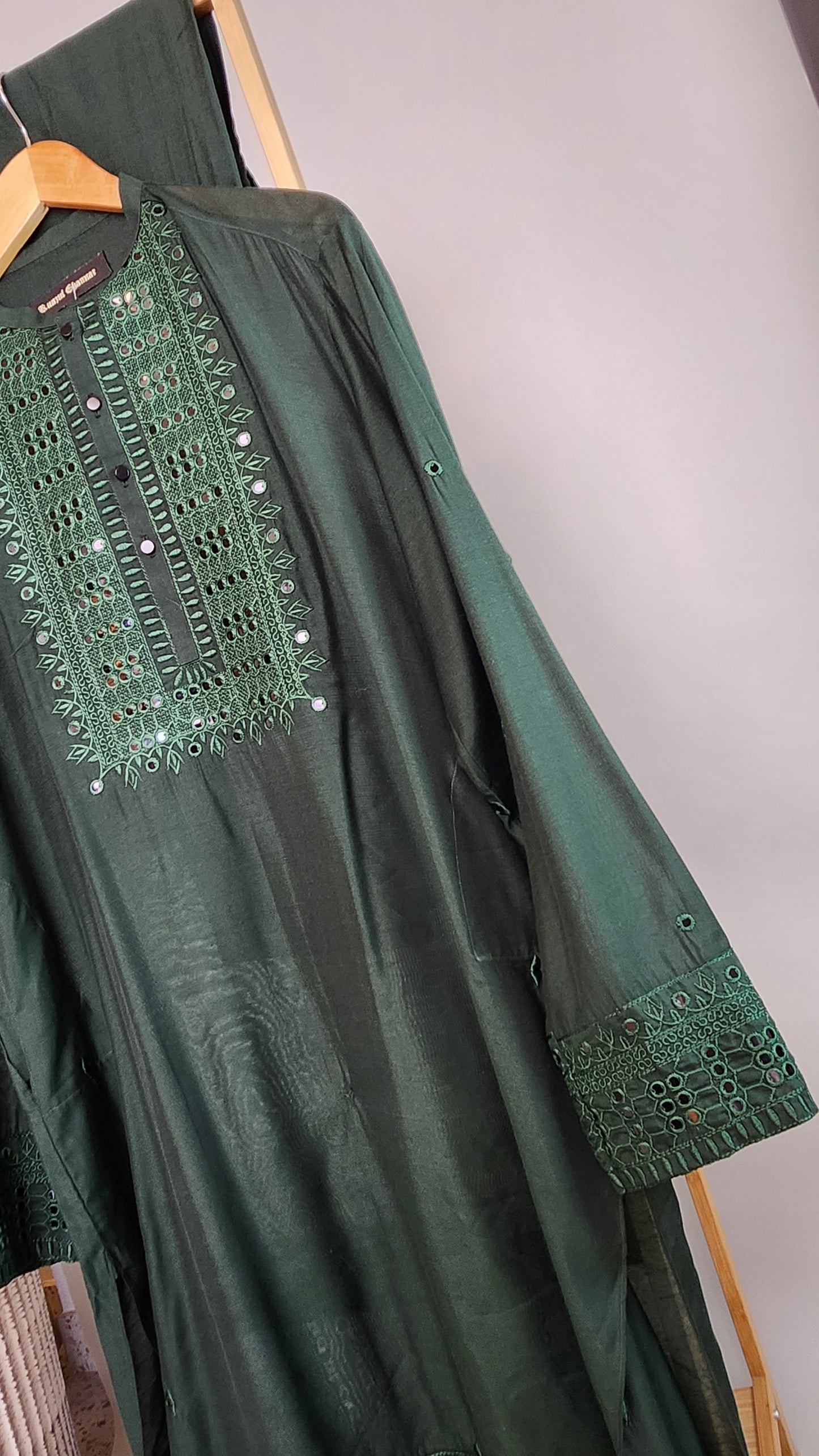 KUNZUL CHANNAR & MENSWEAR - Green Front Panel