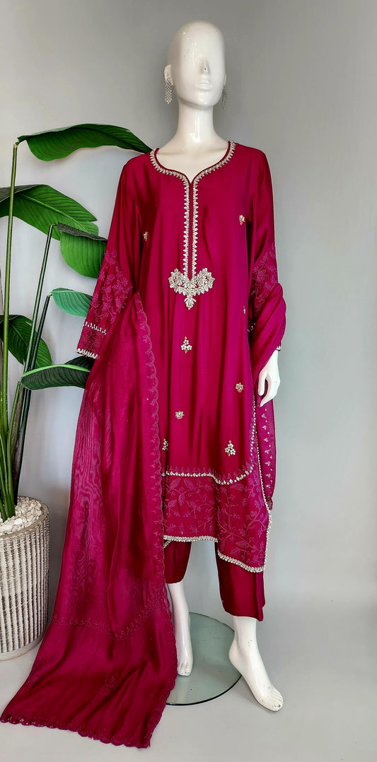 SEEMA IFTIKHAR - Magenta