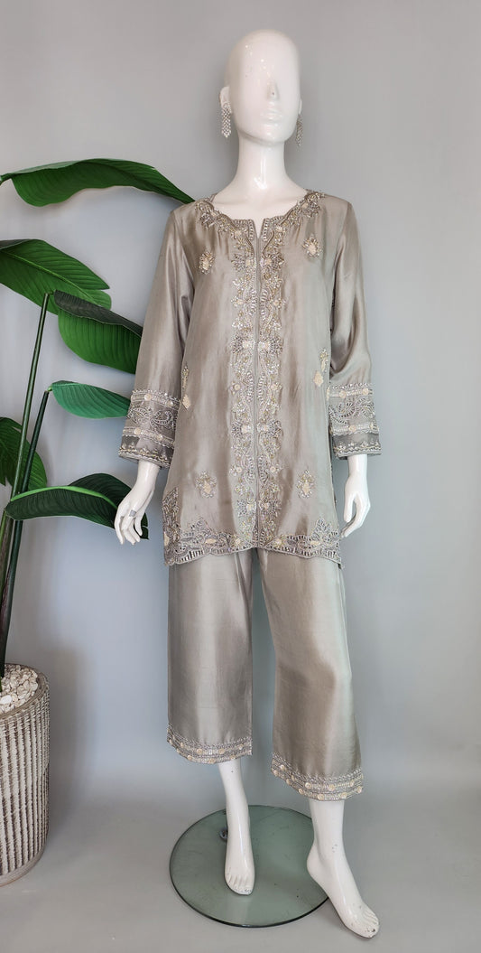 KOMAL LAKHANI - Grey Closed Jacket