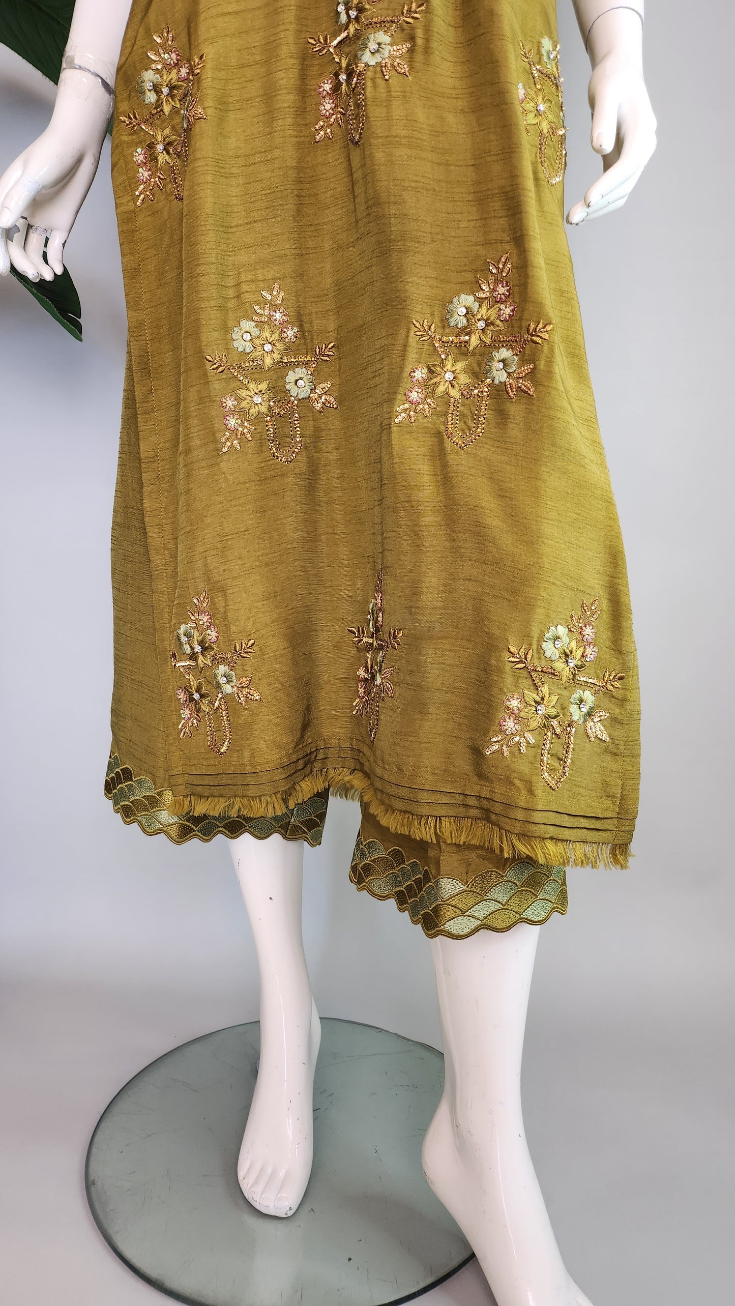 KARISHMA TALREJA -  Herbal Green Apricort