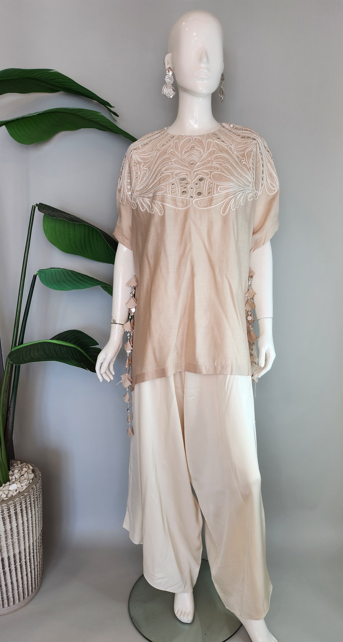 ALEENA FAREENA - Ivory Sheesha Top