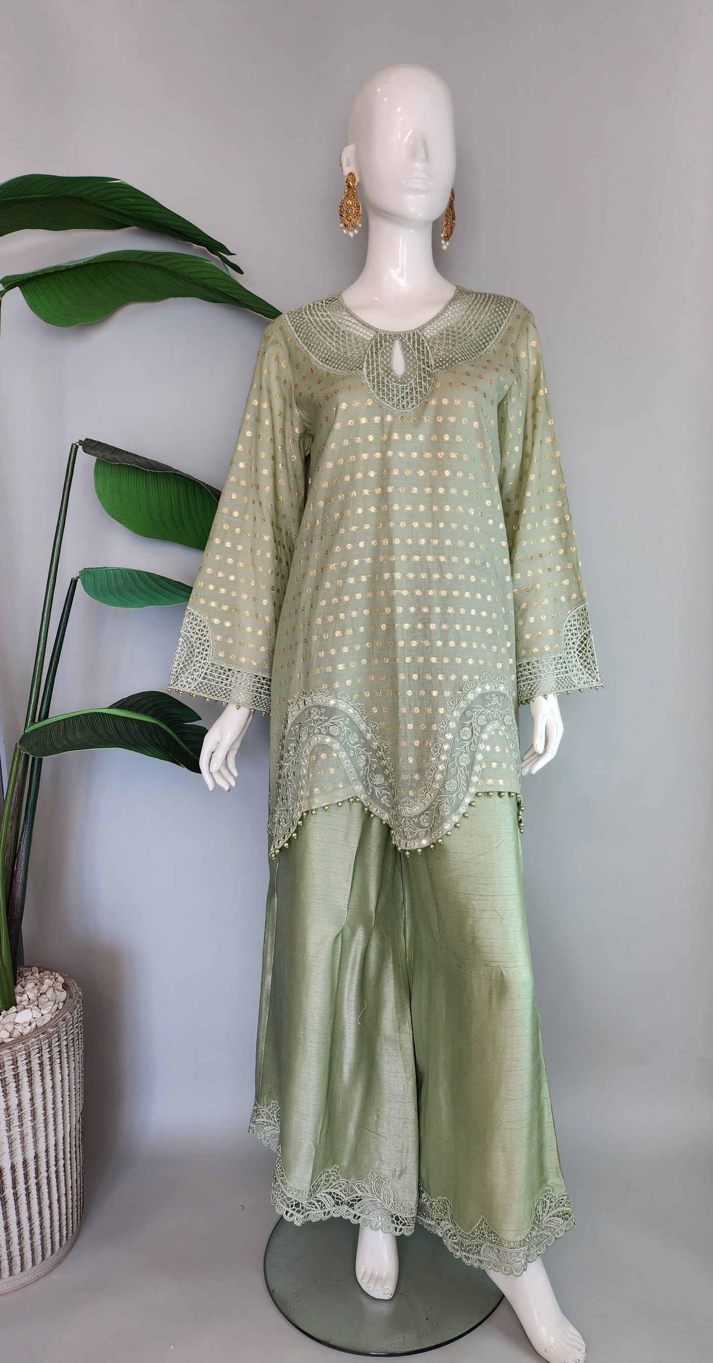 ALEENA FAREENA - Wavy Daman in Mint Green Color