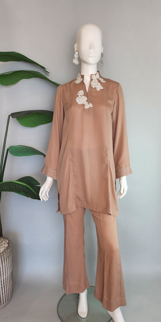 MAHOGANY - Wood Brown with Flower