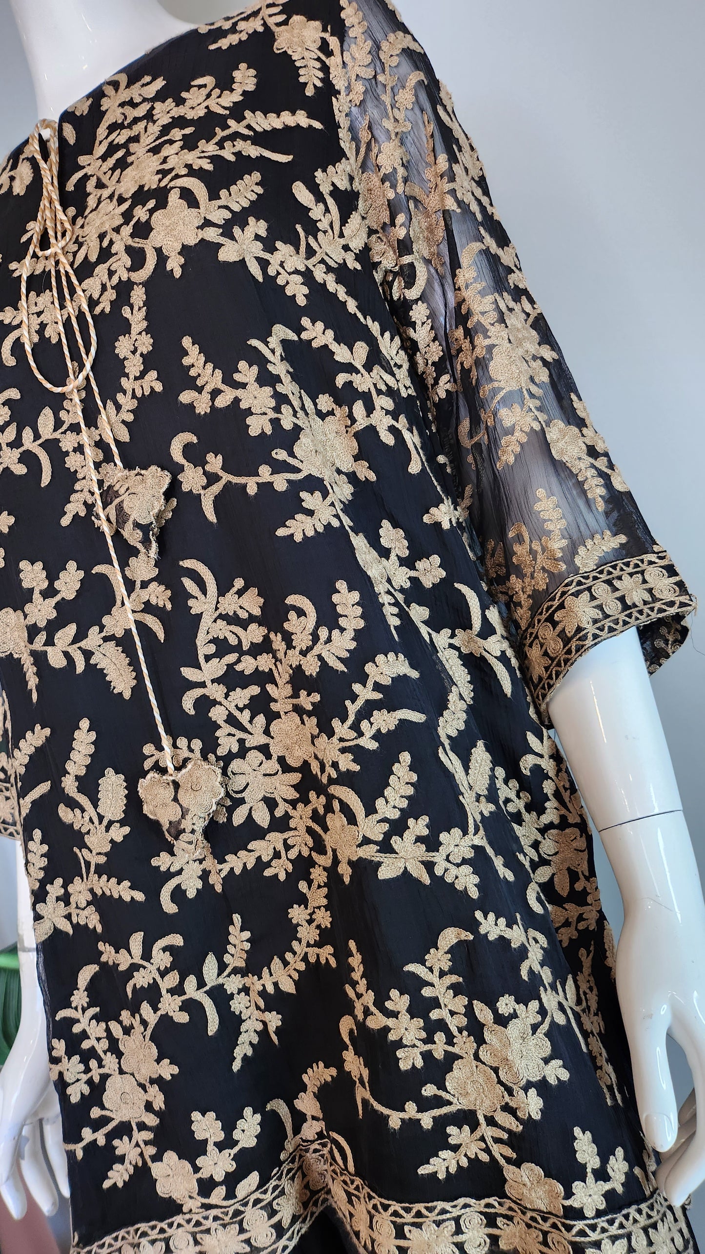 Wajeeha Ansari - Black Farshi Suit with Beige Aari