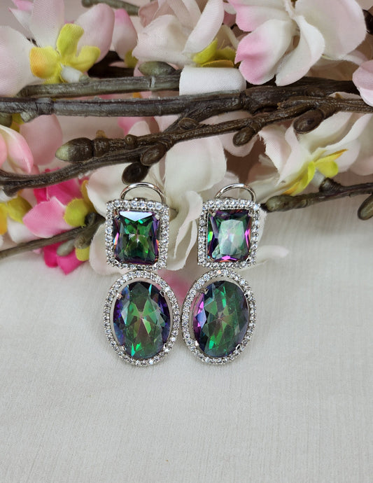 THE BUTTERFLY EFFECT - Color Changing Studs