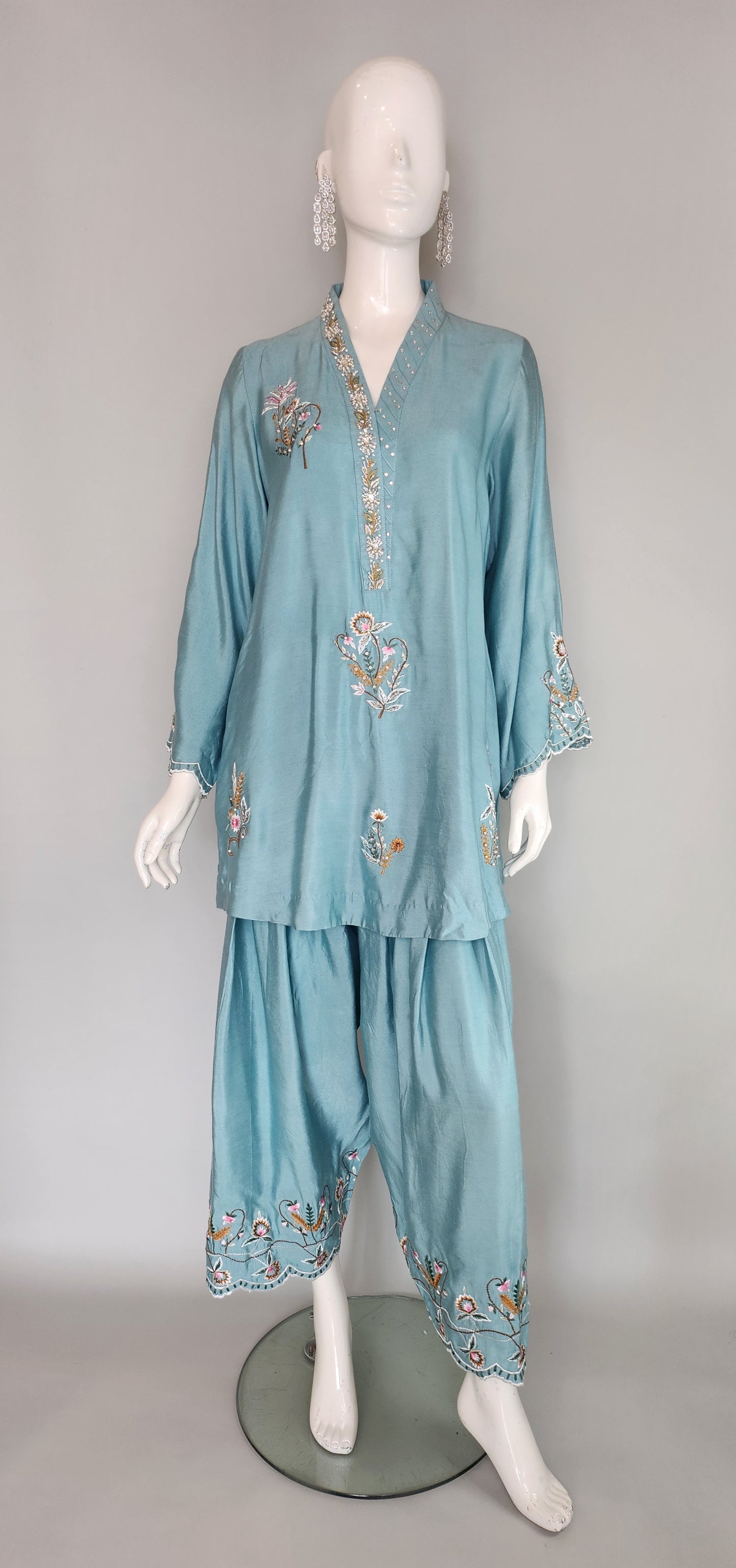 SEEMA IFTIKHAR - Efli Blue