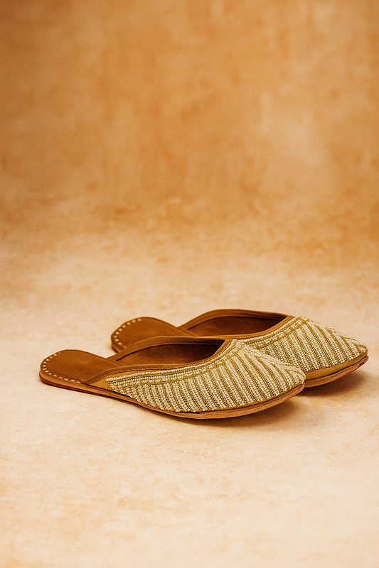 LOVE KAARI - Golden Glory Jutti