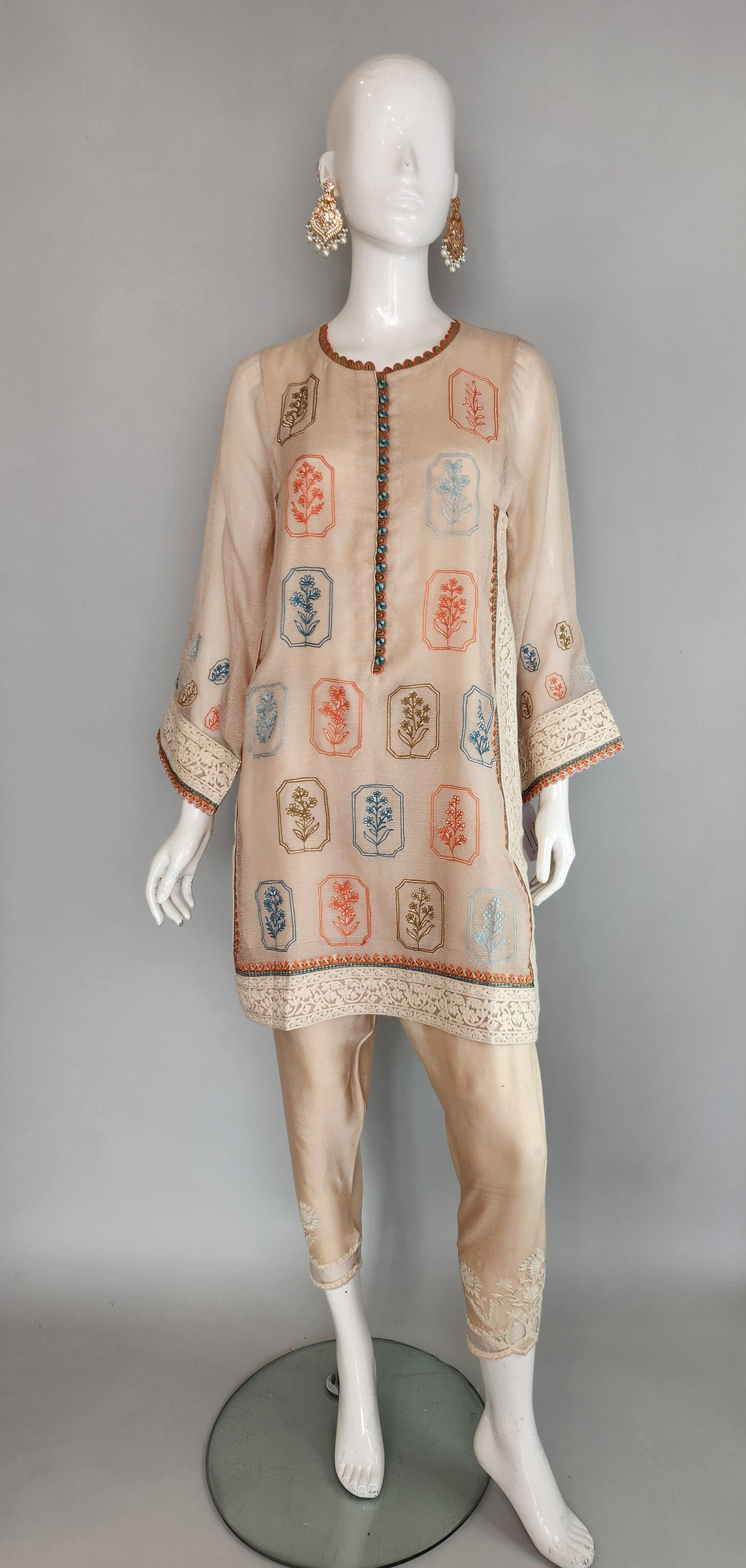 KOMAL LAKHANI - Light Peach Multi Emb