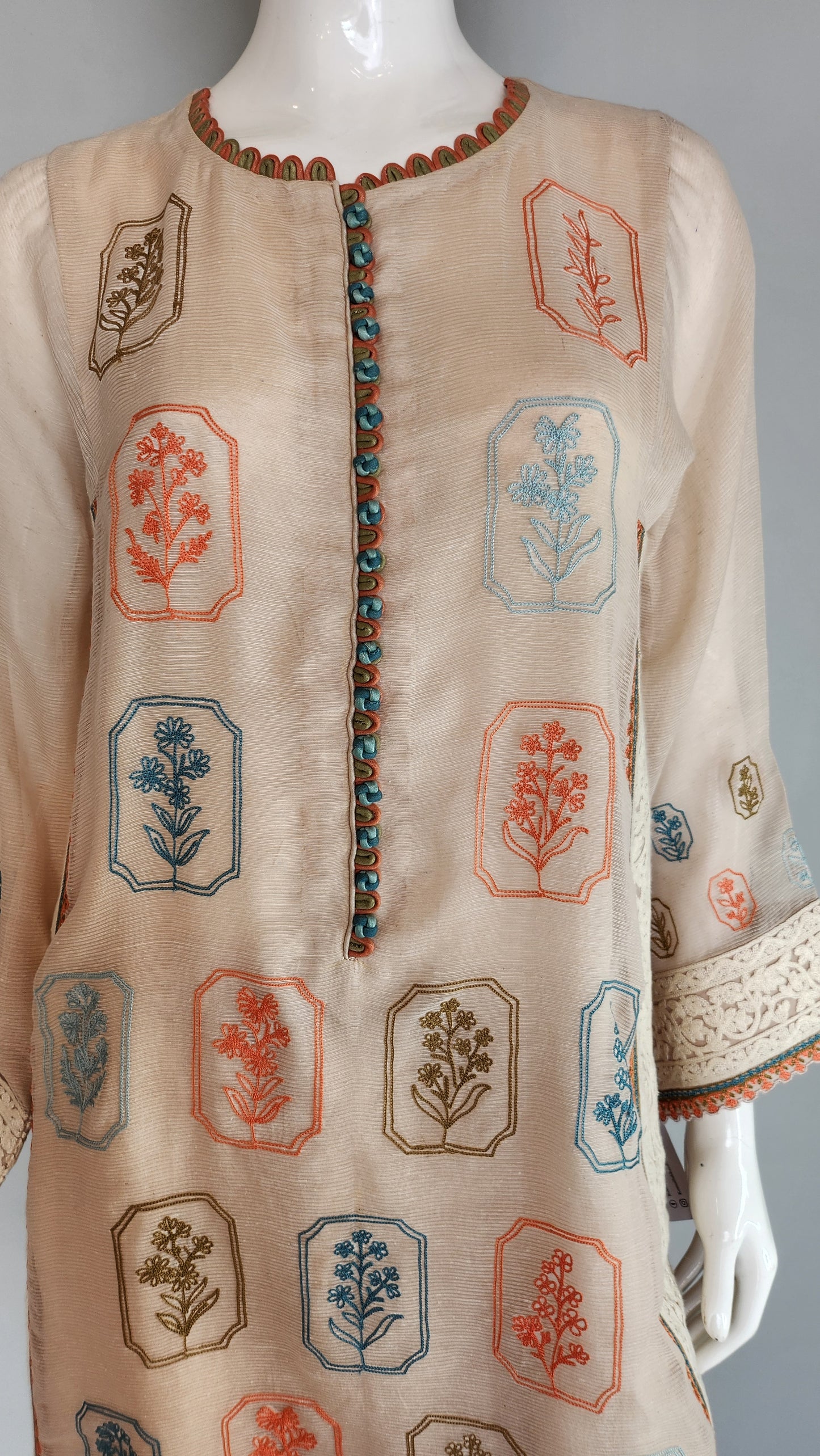 KOMAL LAKHANI - Light Peach Multi Emb
