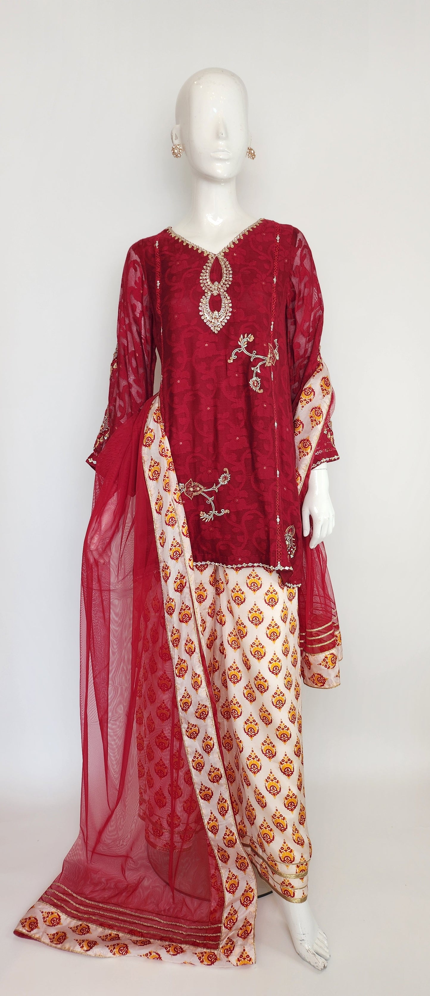 FARAH ZUBAIR - Red Banarsi