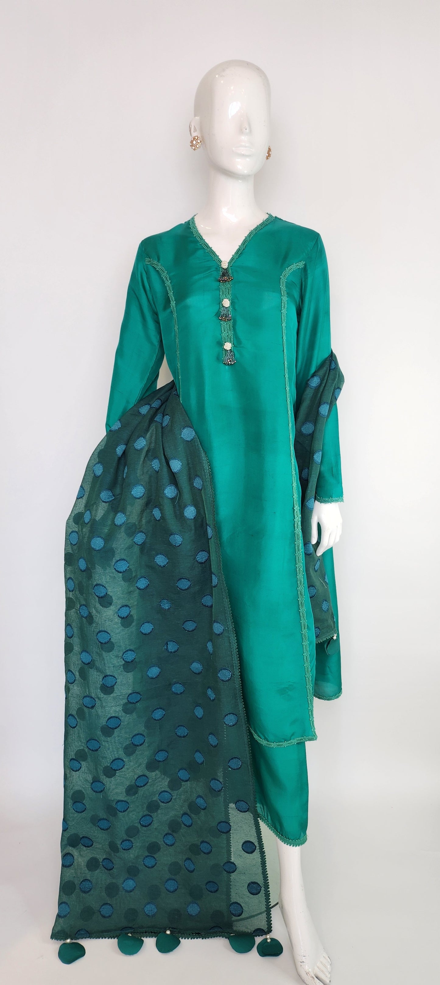 ZAINAB ZULFIQAR - Suria