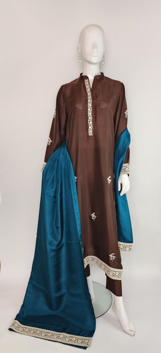 AMNA IQBAL - Brown with Teal Green Dupatta