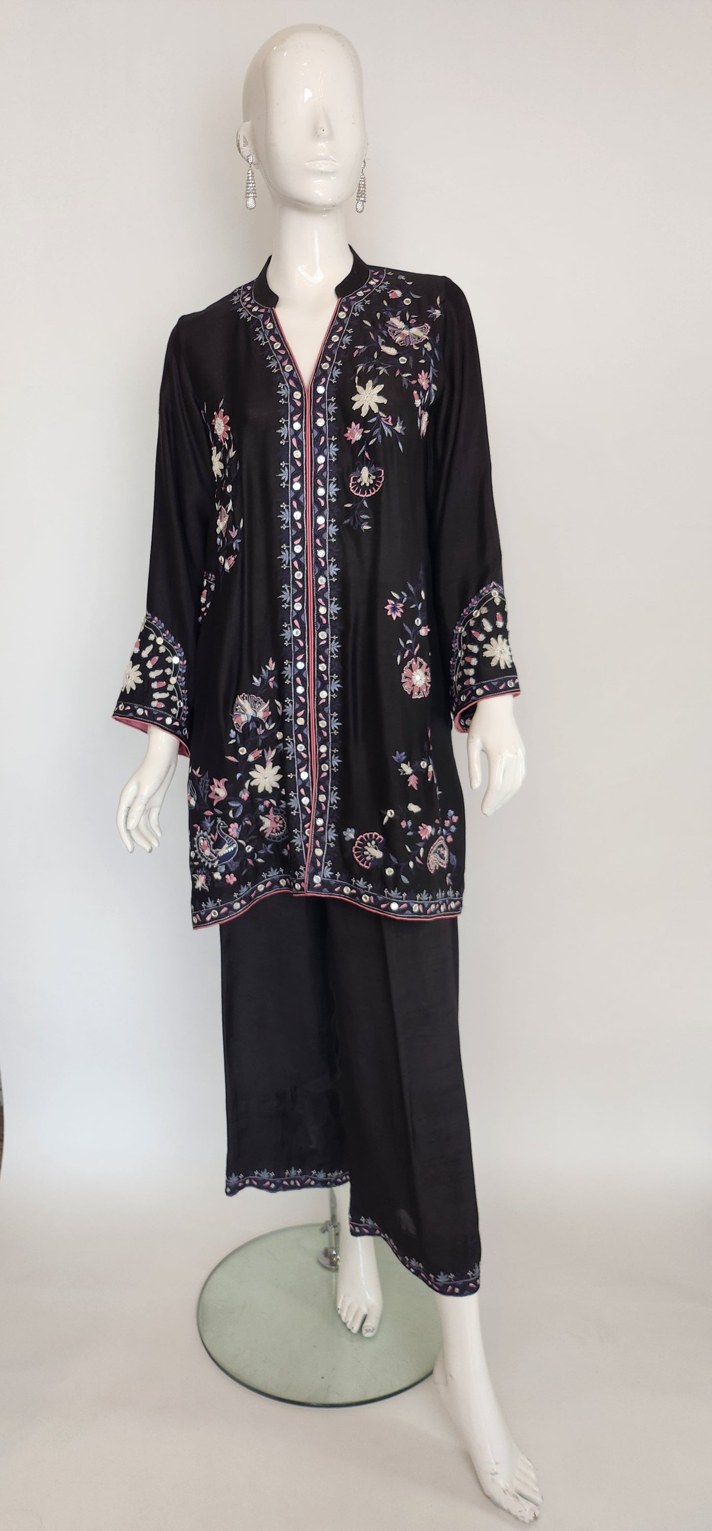 SEEMA IFTIKHAR - Black with mirror works