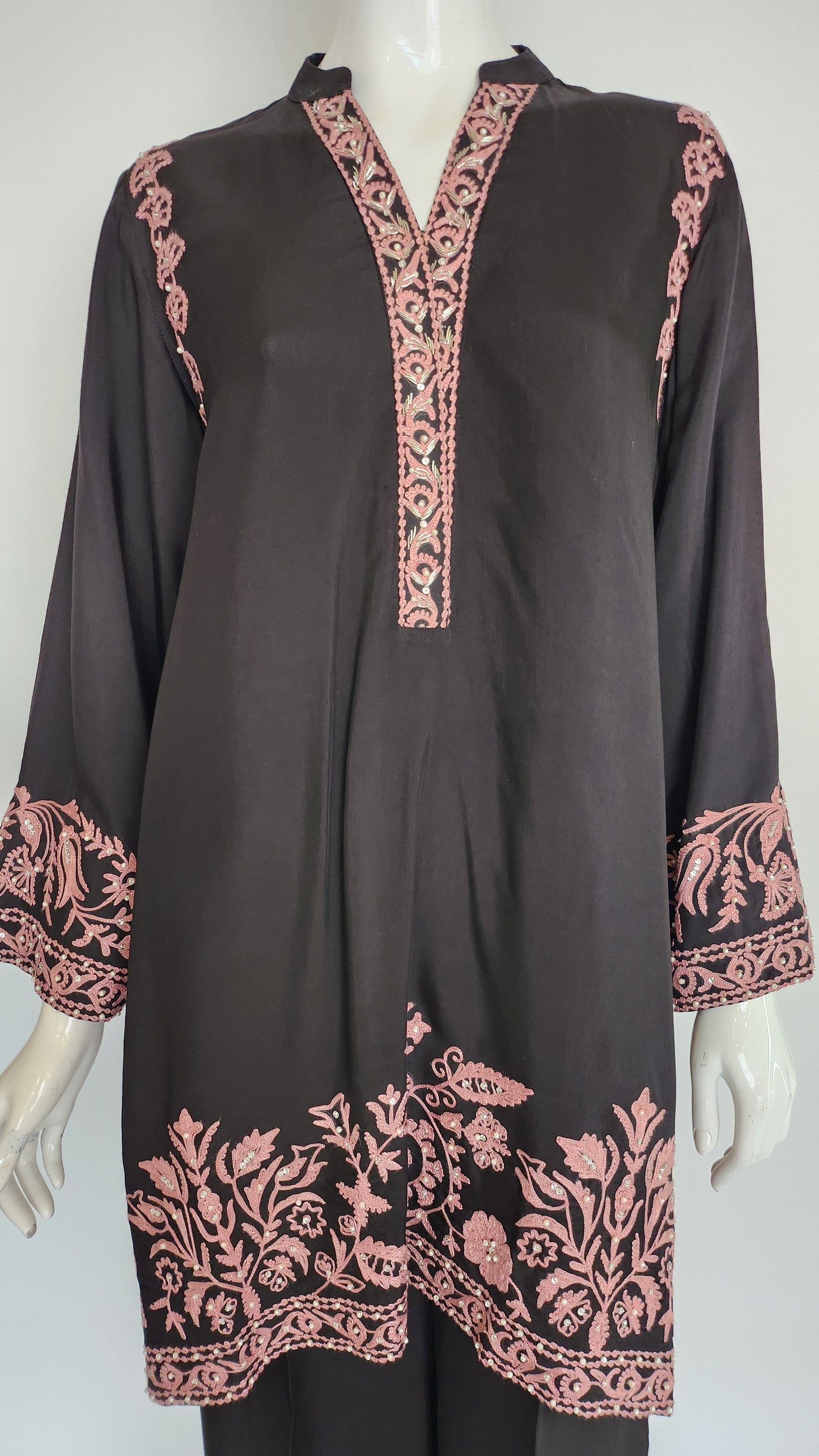 SEEMA IFTIKHAR - Black with small pearls