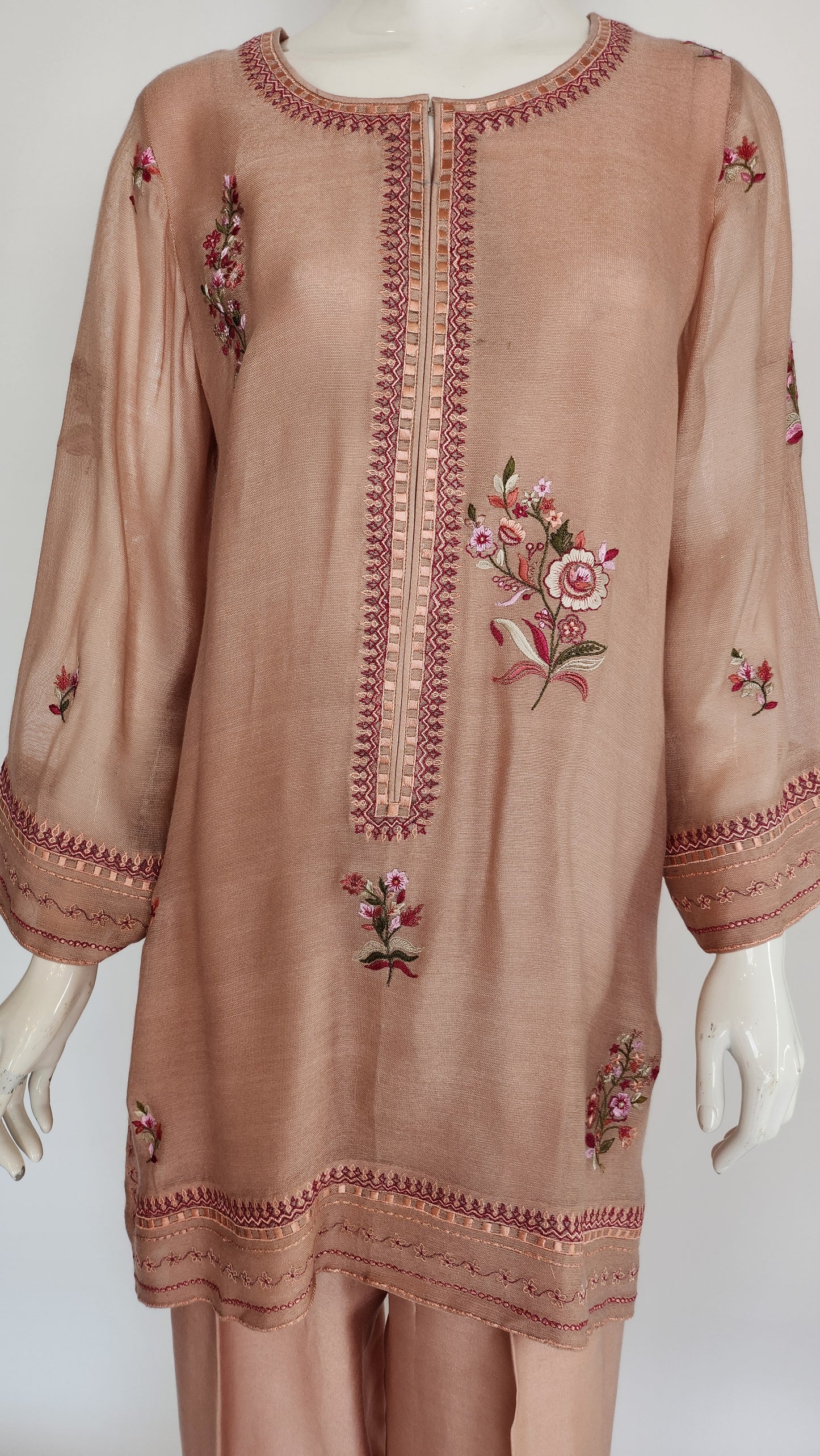 SEEMA IFTIKHAR - Peach