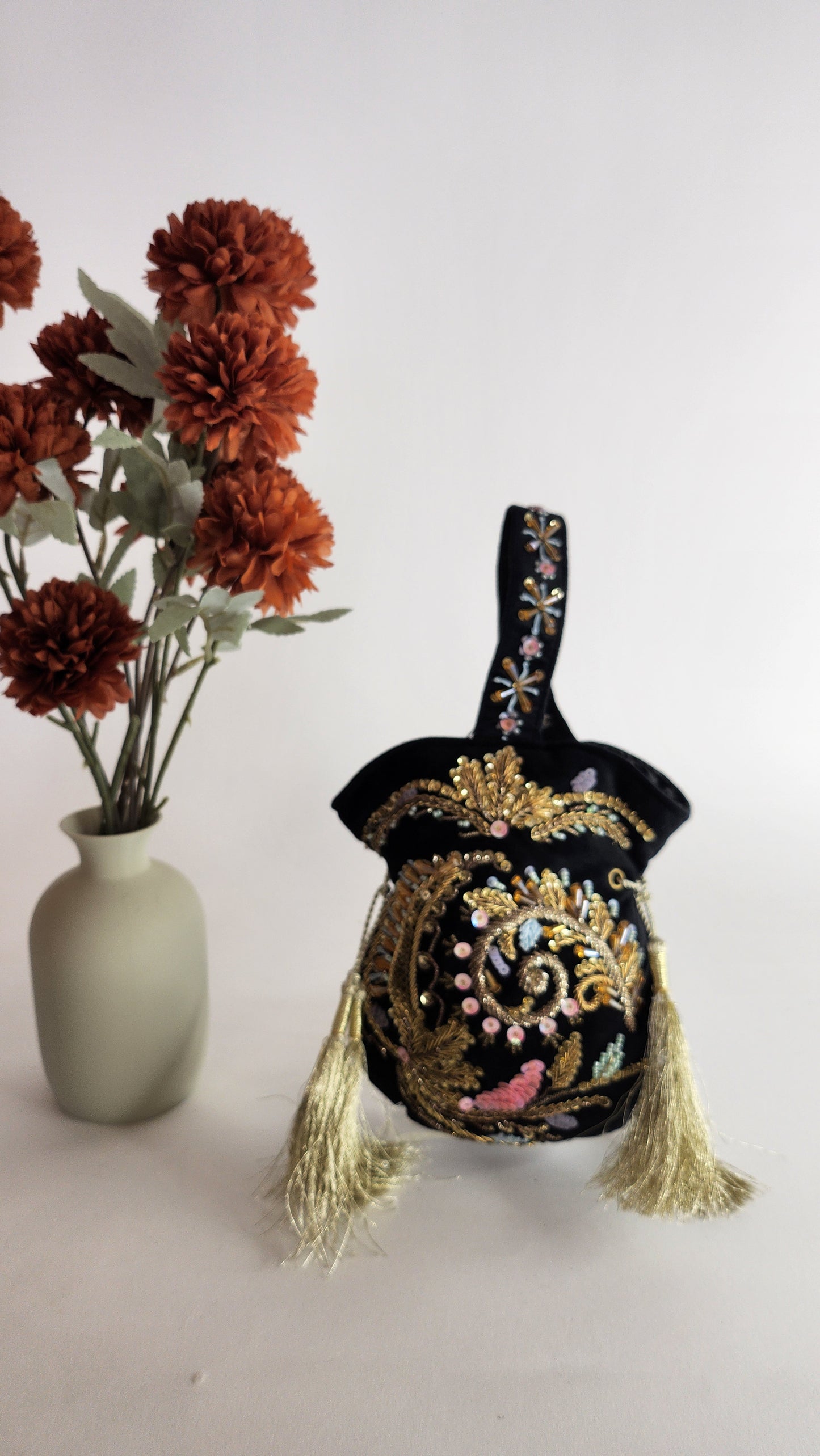 Mehak Yaqoob Couture - Noir Potli