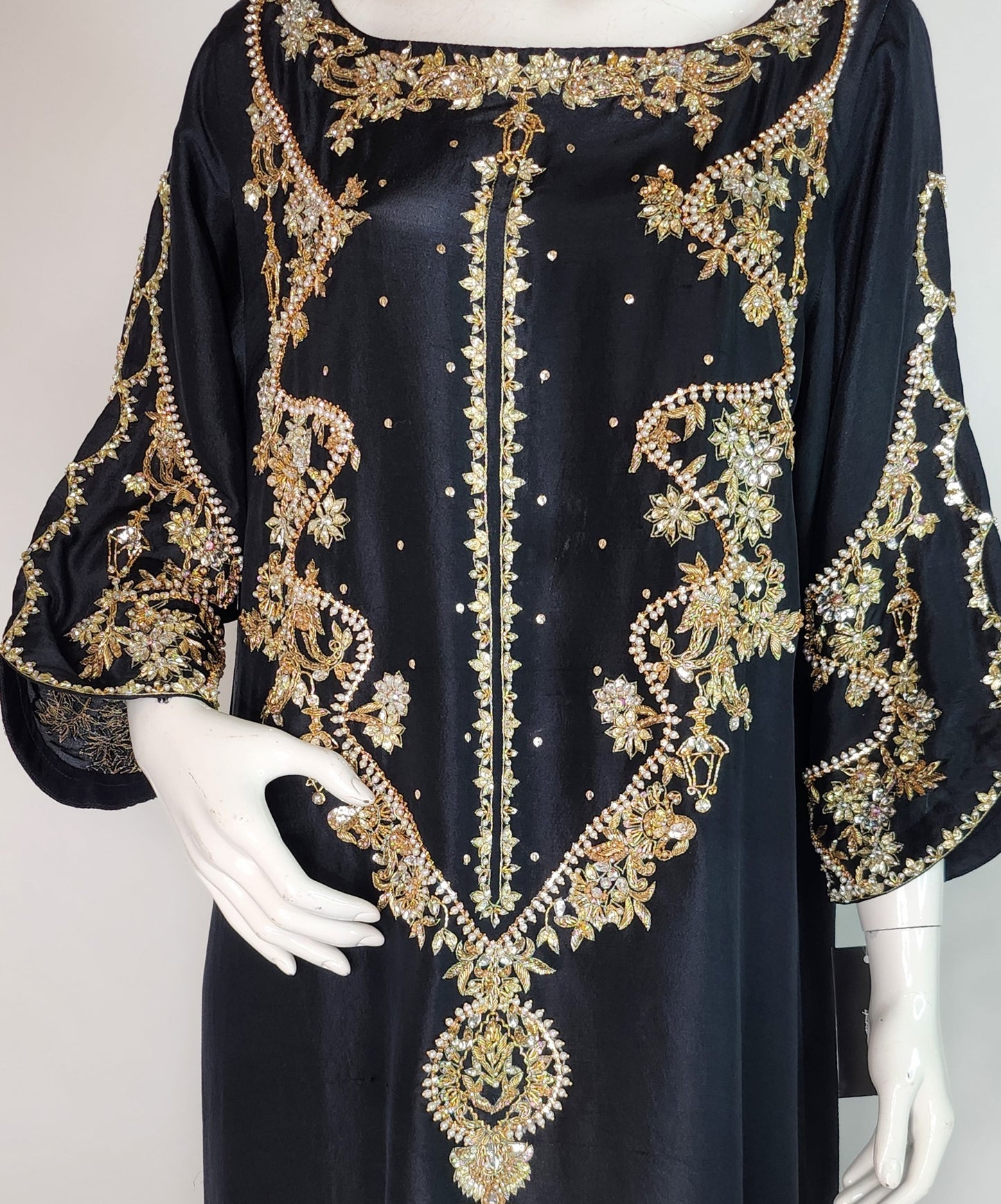 UZMA AND AFSHEEN-Fushia Flowin Black