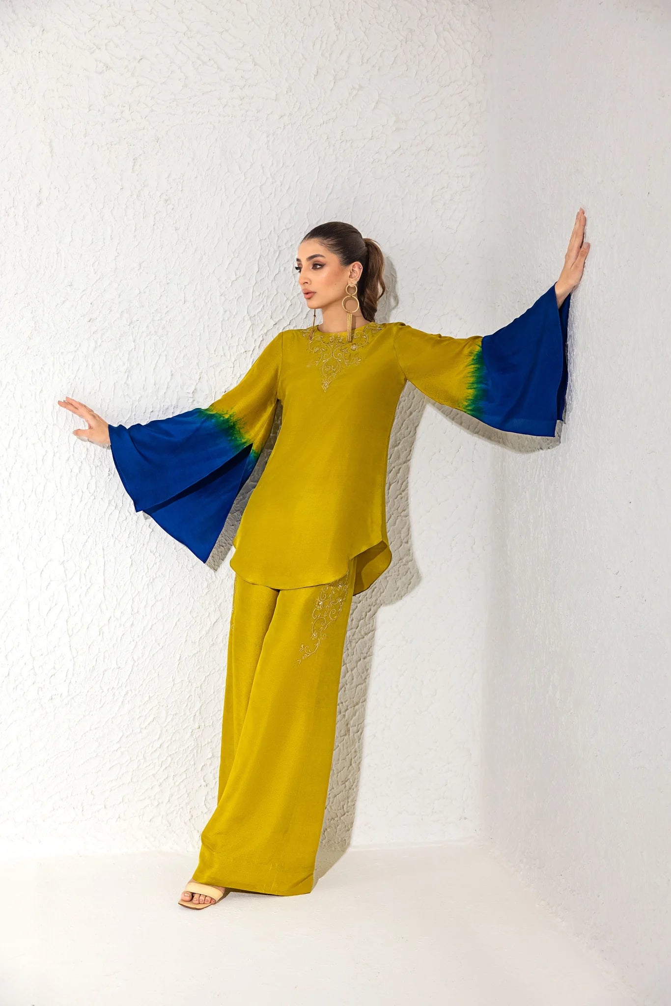 ANAM AHKLAQ - Zariya-Bright Mustard