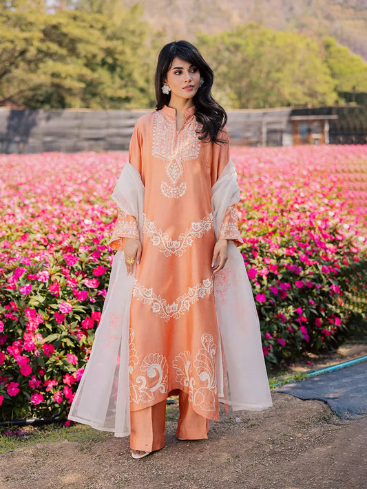 FARAH ZUBAIR - Aylin