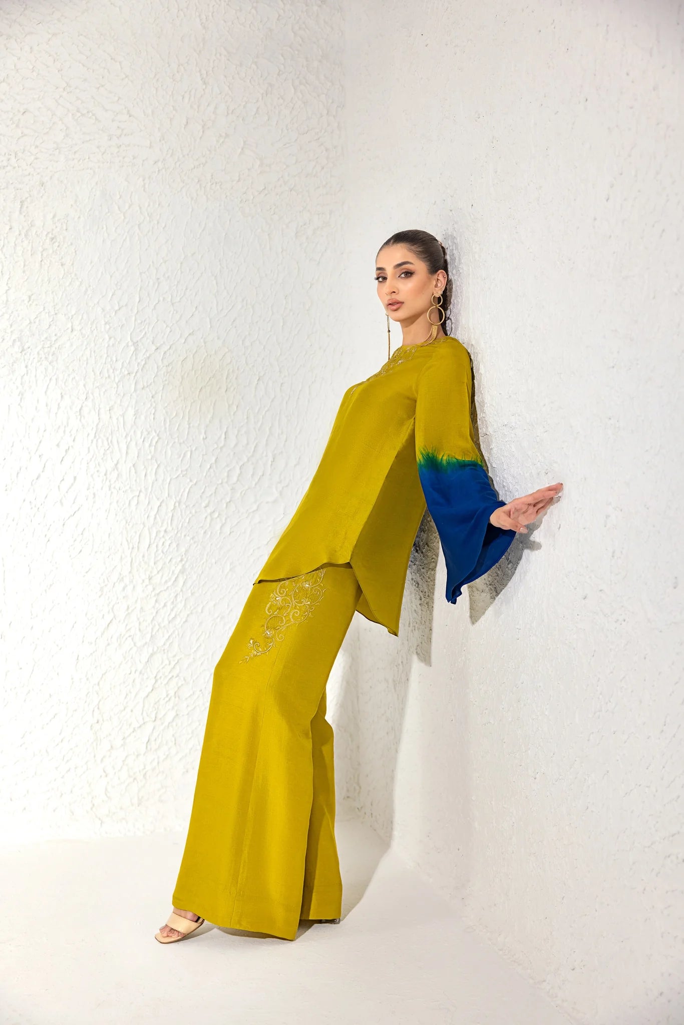ANAM AHKLAQ - Zariya-Bright Mustard
