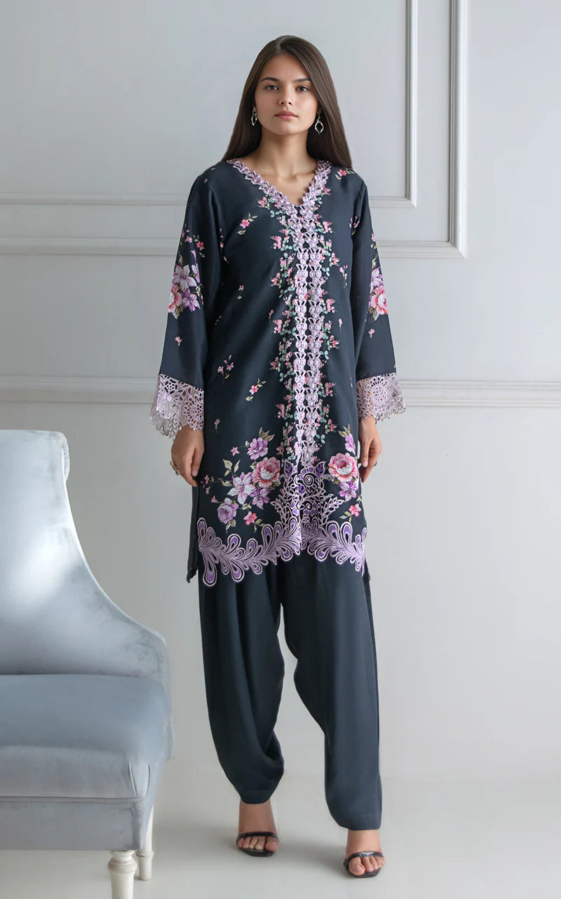 THREADS AND MOTIFS - Black Floral Print
