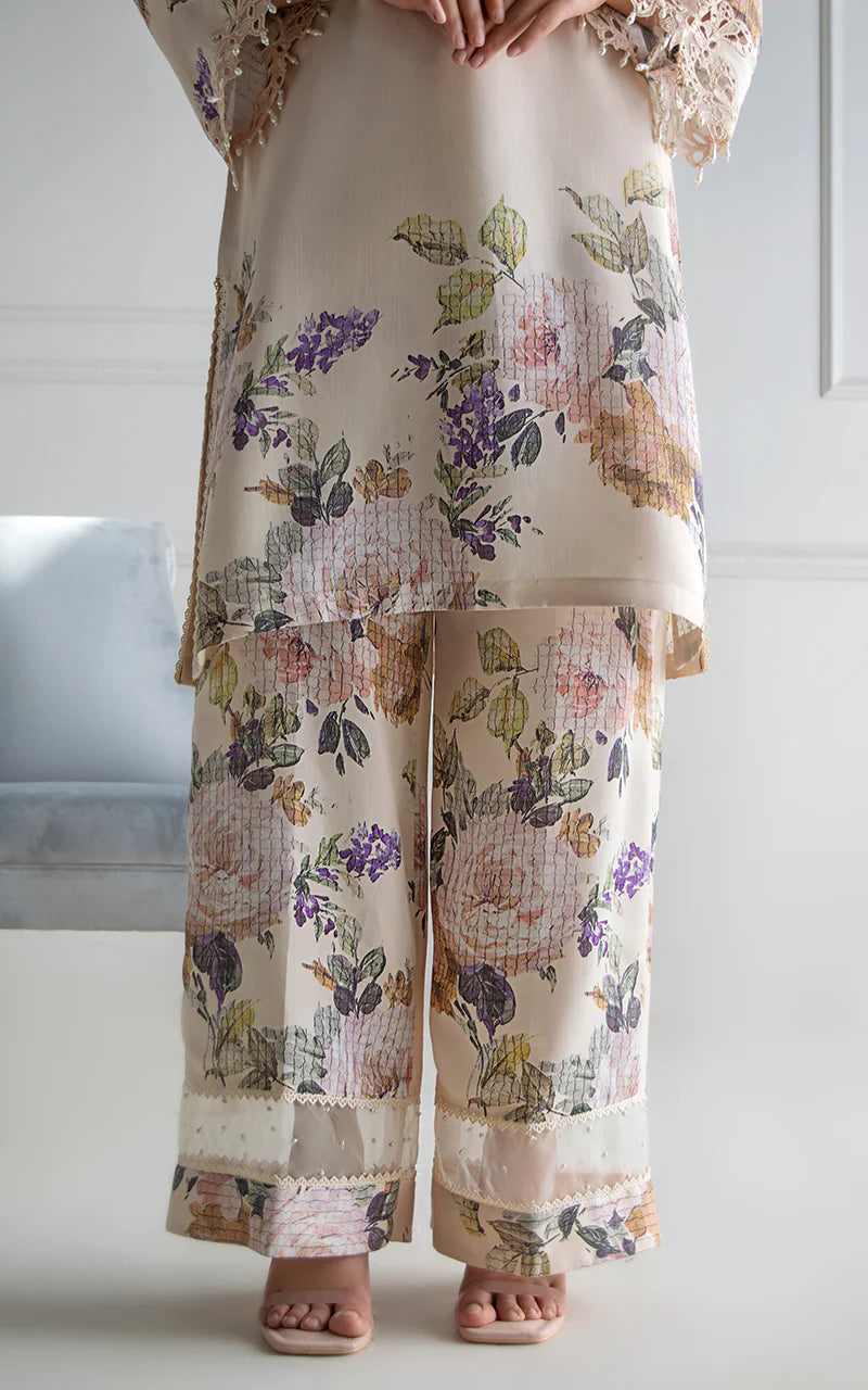THREADS AND MOTIFS - Beige Digital Print