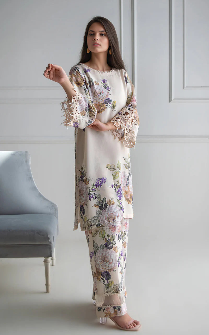 THREADS AND MOTIFS - Beige Digital Print