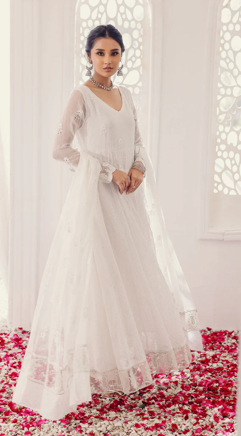 SABEEN ABBAS - Mahira in Red
