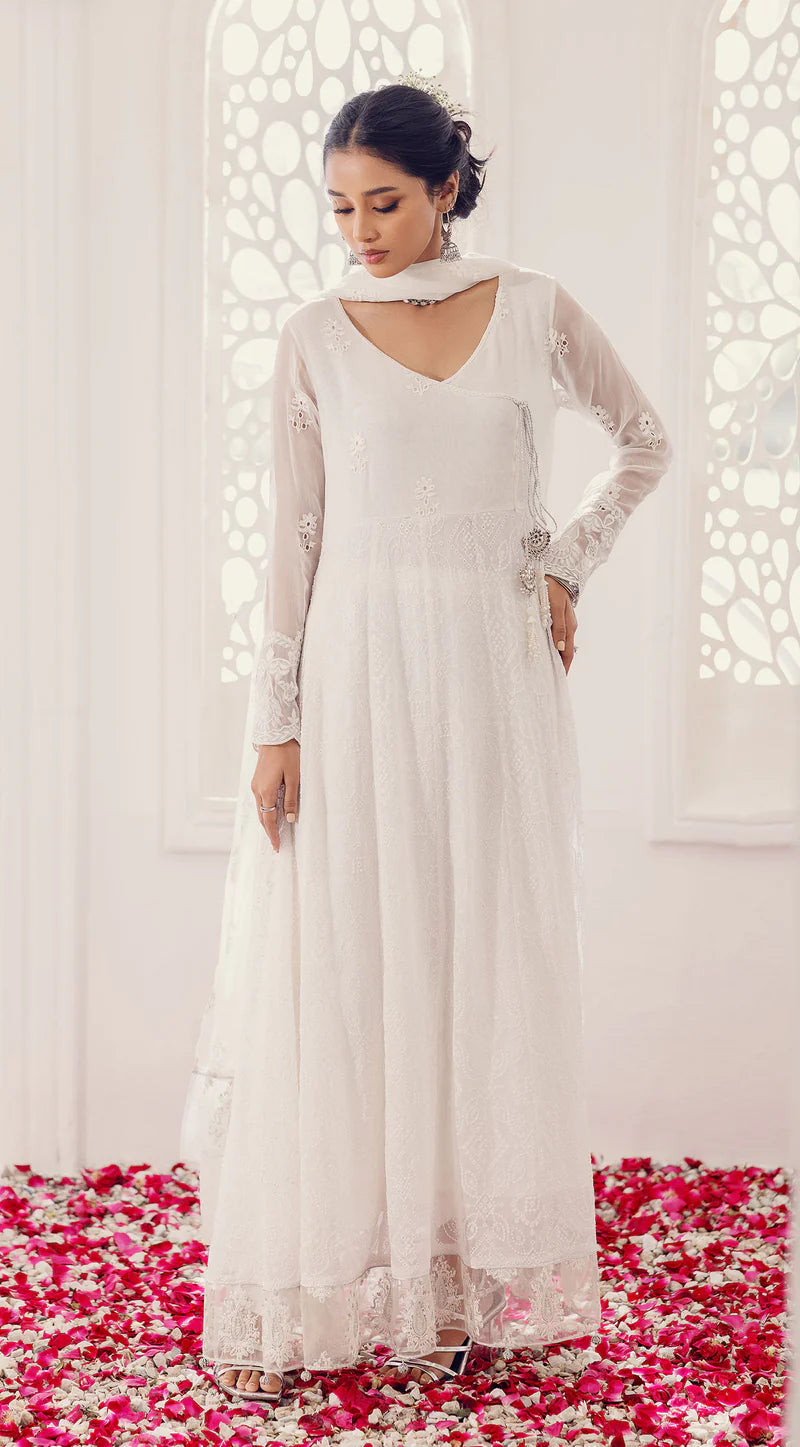 SABEEN ABBAS - Mahira in Red