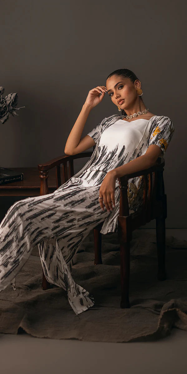 ERUM KHAN - Desert Jewel