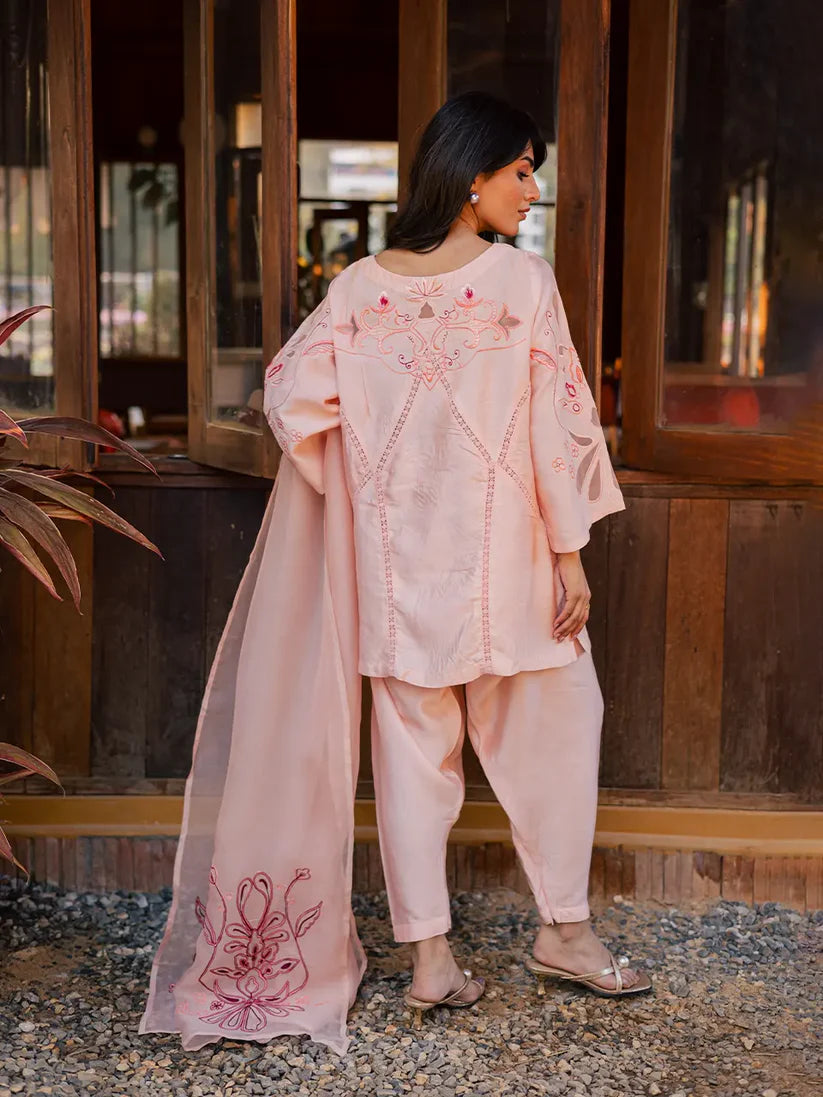 FARAH ZUBAIR - Sera