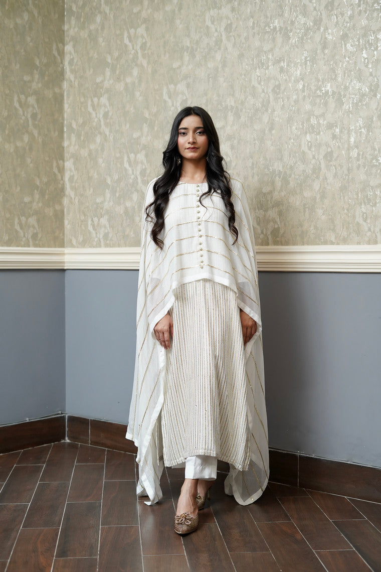 ASHJAIN SAFWAN - White with attached Cape