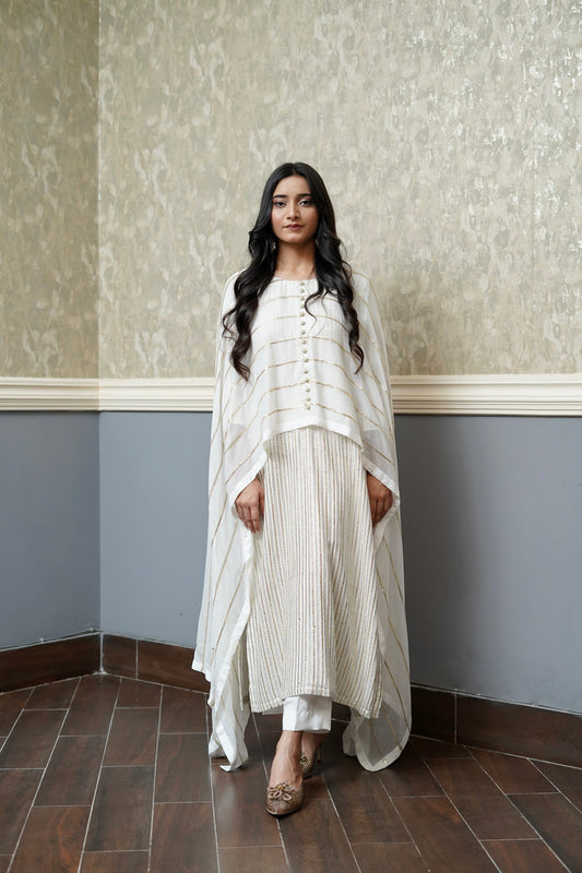ASHJAIN SAFWAN - White with attached Cape