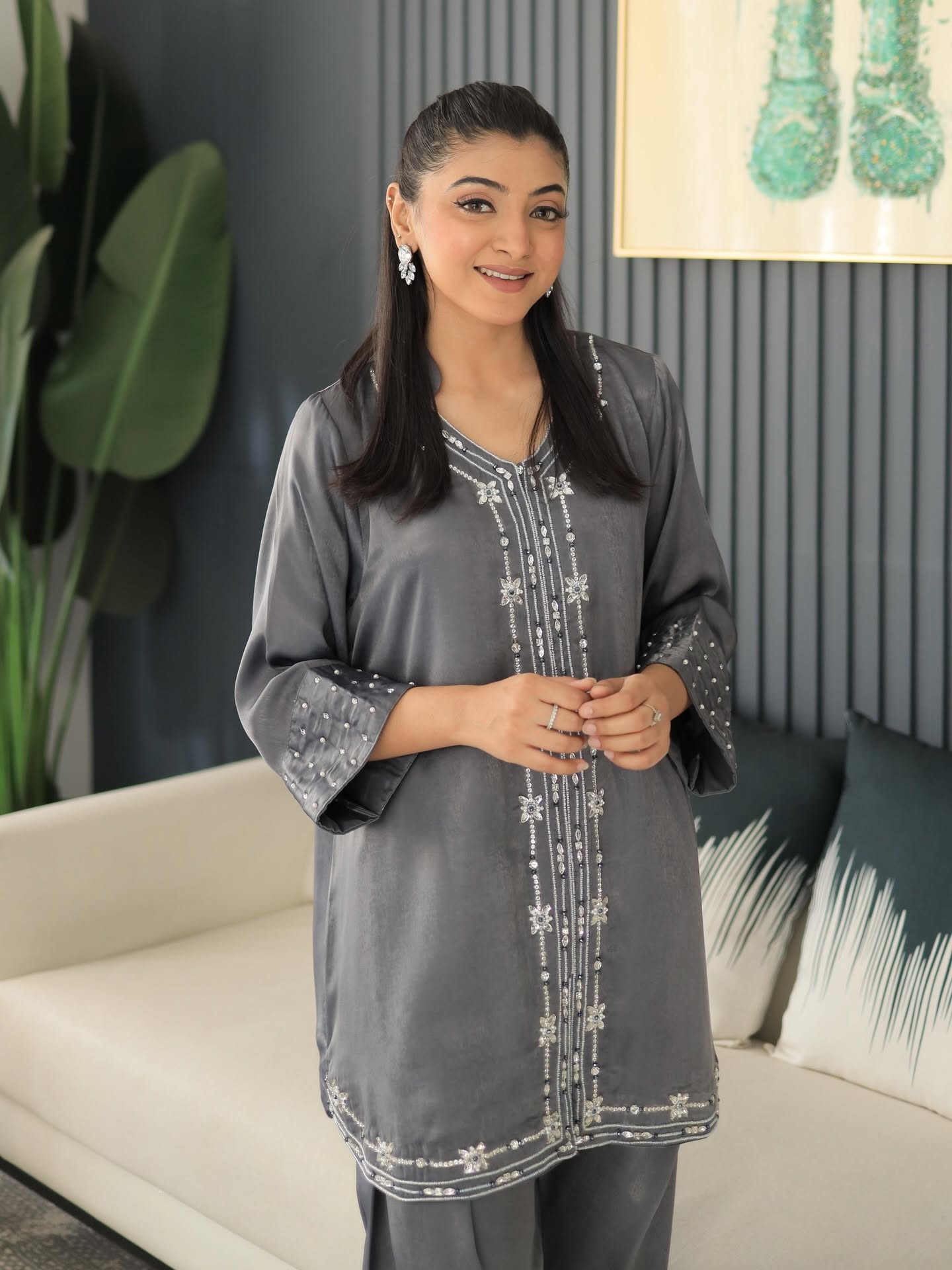 HAFSA MALIK - Luna