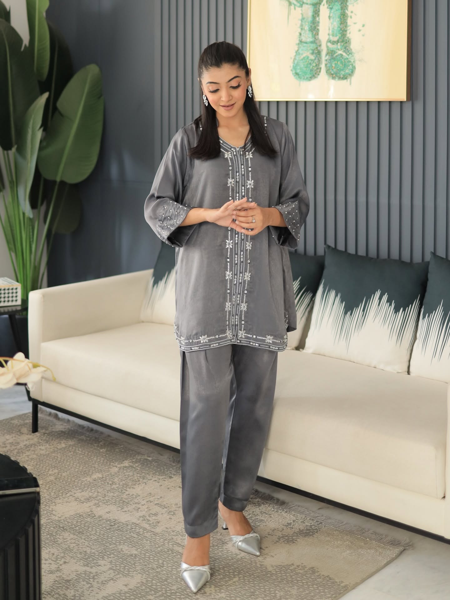 HAFSA MALIK - Luna