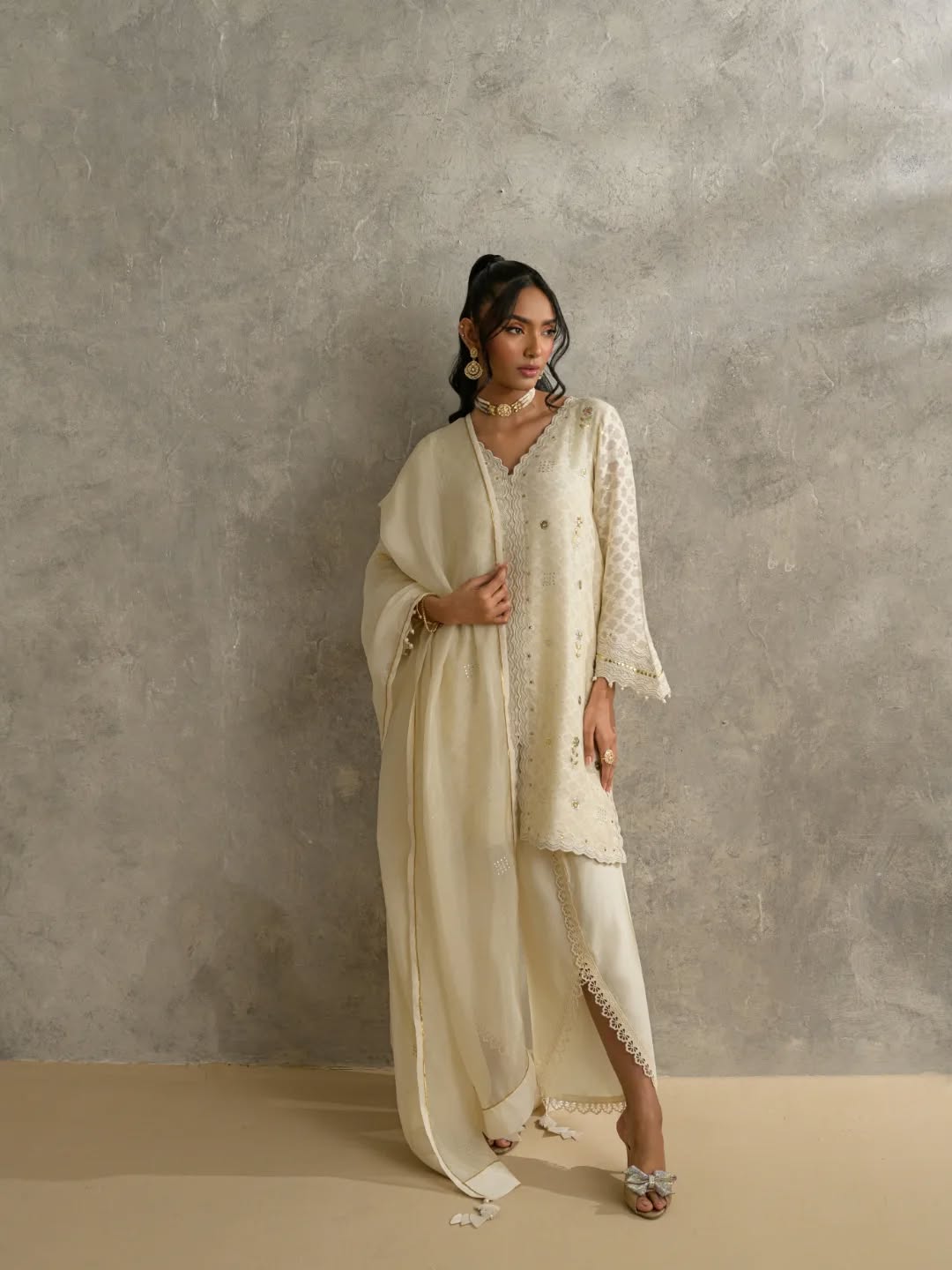 KOMAL LAKHANI - Ivory Khadi net