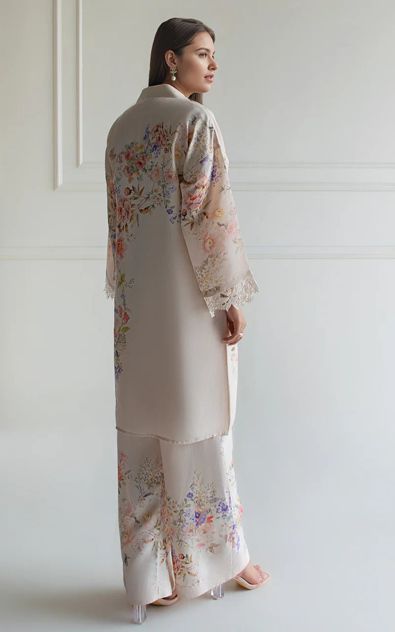 THREADS AND MOTIFS - Light Peach Printed