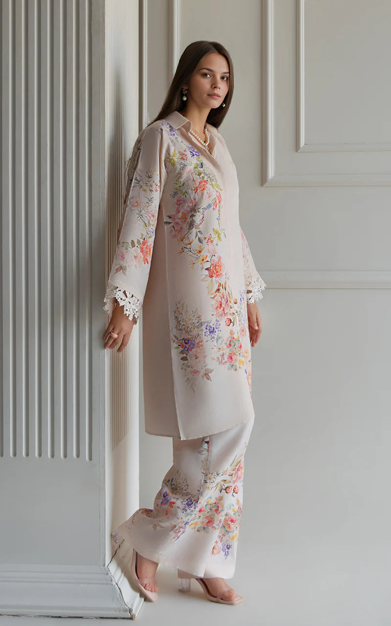 THREADS AND MOTIFS - Light Peach Printed