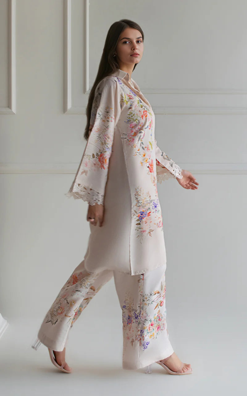 THREADS AND MOTIFS - Light Peach Printed