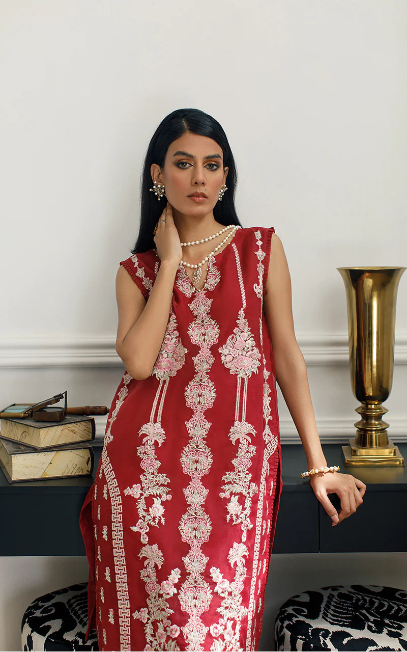 THREADS AND MOTIFS - Red Hue