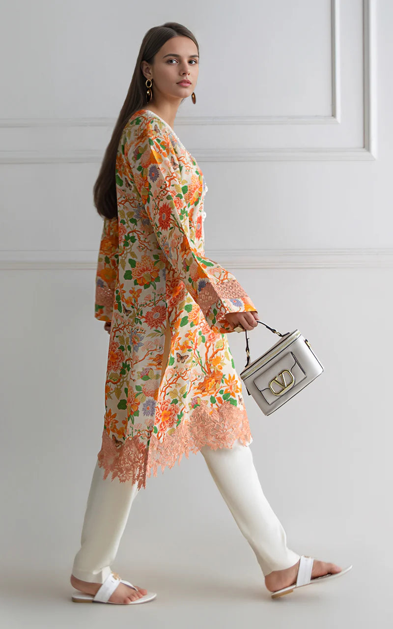 THREADS AND MOTIFS - Offwhite with Orange Prints