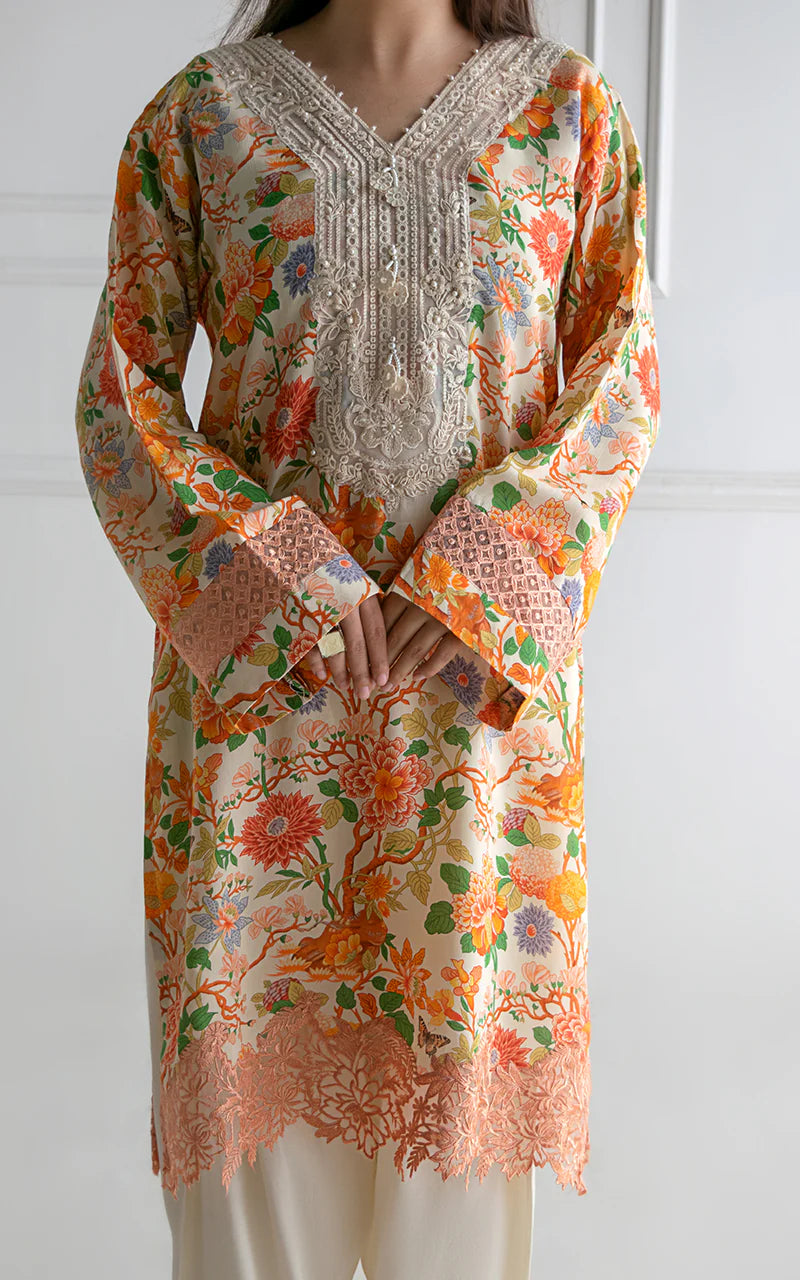 THREADS AND MOTIFS - Offwhite with Orange Prints