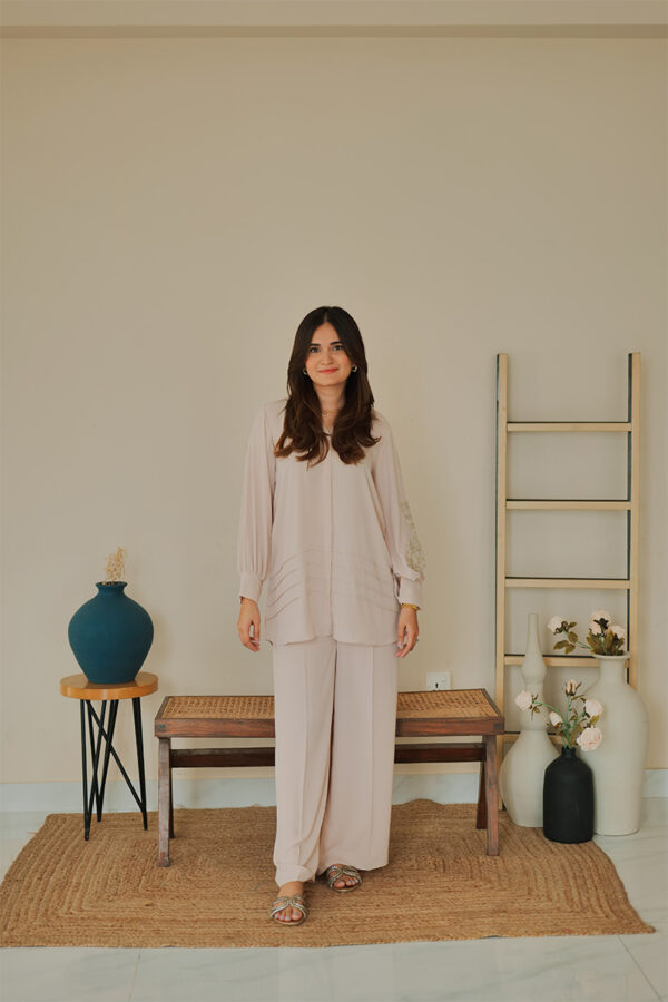 AMNA IQBAL - Off White 3D Floral