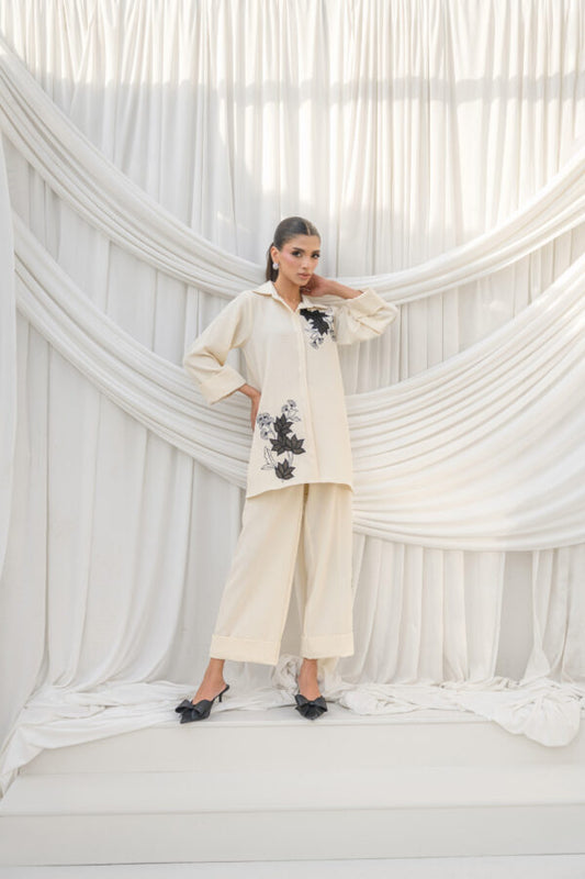 AMNA IQBAL -Eva creme