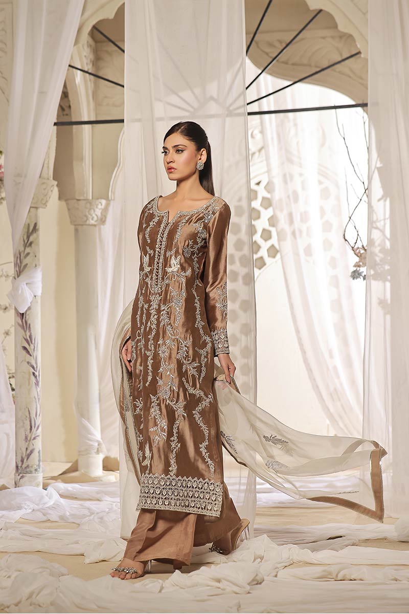 Hafsa Malik - Champagne